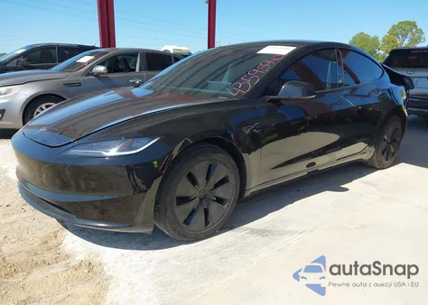 2025 Tesla Model 3 Long Range All-Wheel Drive z USA, uszkodzony, nr VIN 5YJ3E1EBXSF940258